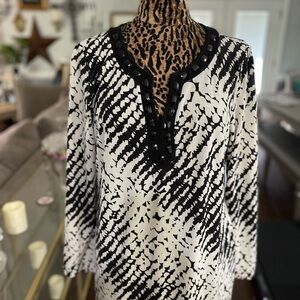 Dana Buchman Black and White Patterned Blouse